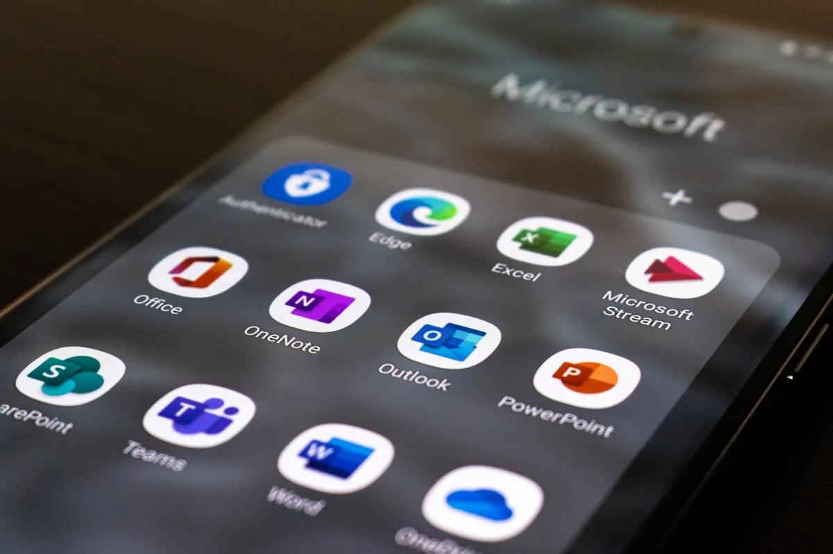 Microsoft Copilot 365 para empresas: análisis práctico de capacidades y limitaciones